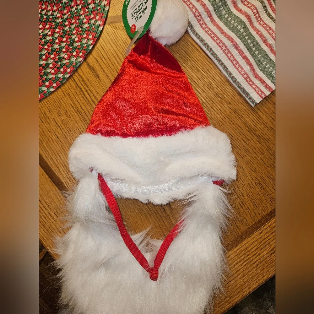 NWT Santa Hat with Beard Holiday Headpiece Pet Accessory L/XL Adjustable